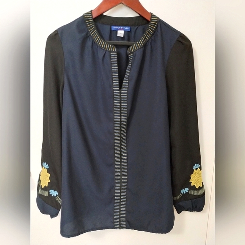 Embroidered Pineapple Two Tone Blouse